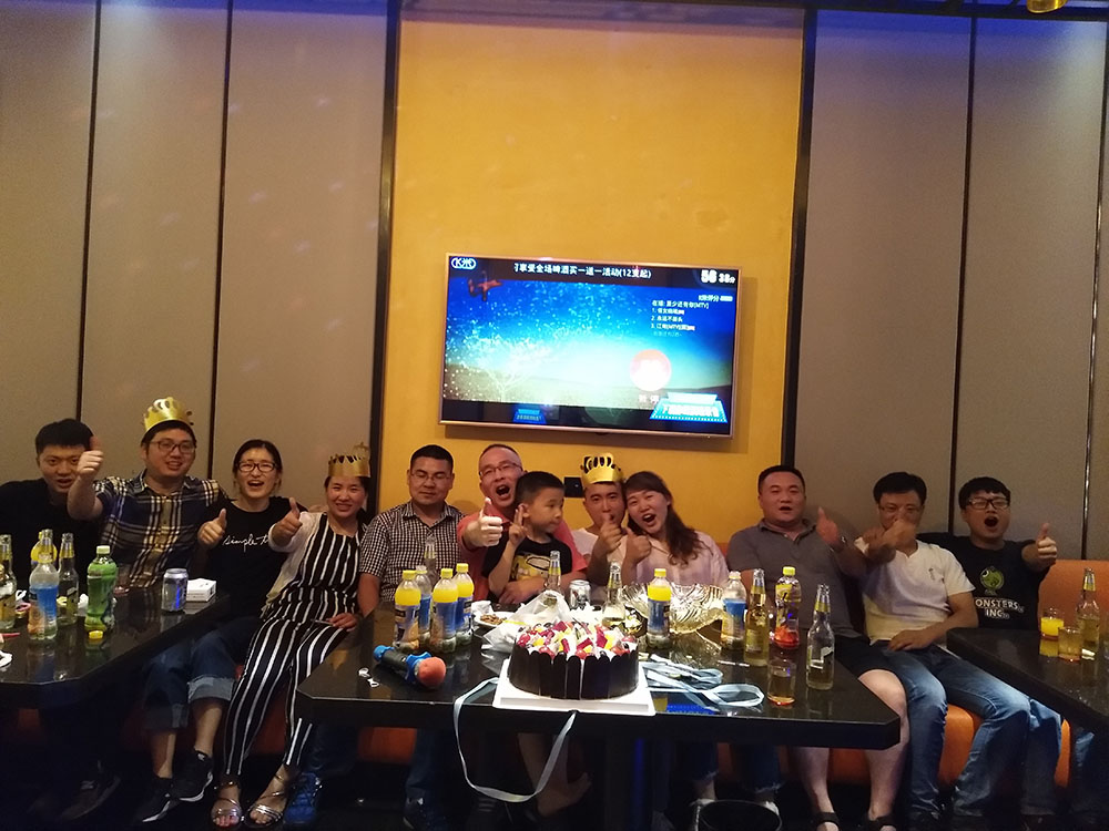 午夜人妻电影网員工生日活動